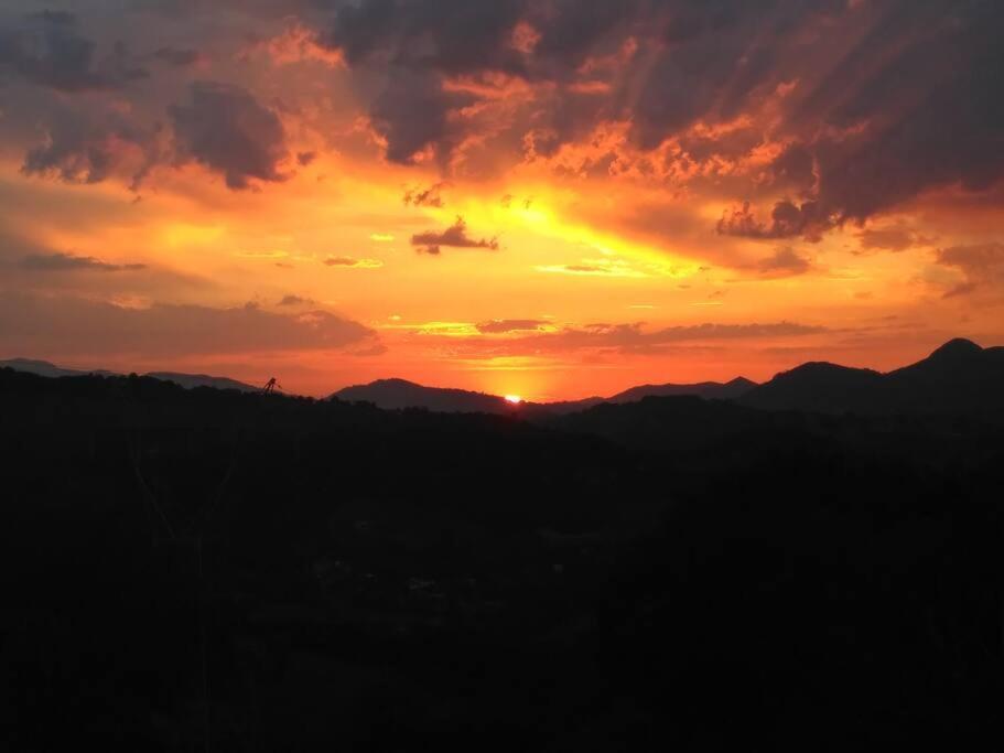 El Cotu En Cangas De